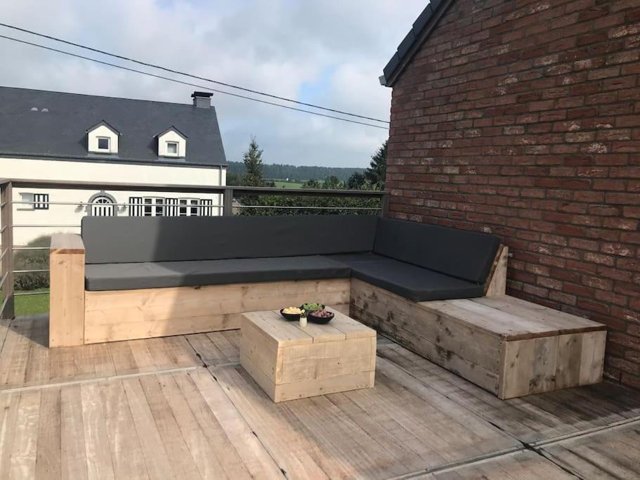 Huis Met Zonneterras, Tuin En Panoramisch Uitzicht Wellin Exteriér fotografie